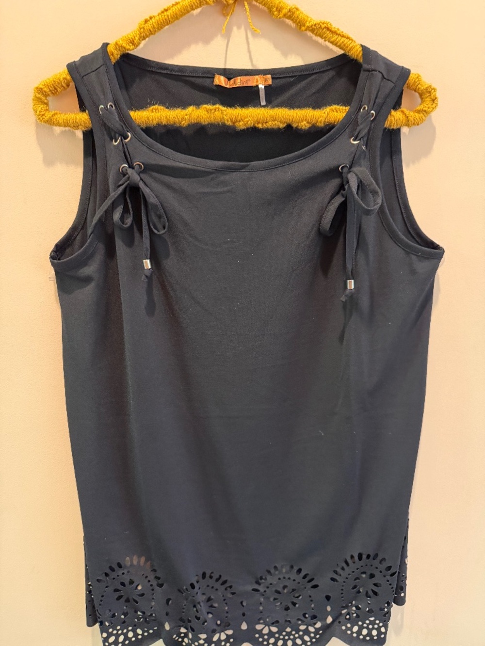 BELLDINI BLACK SLEEVELESS LASER CUT TUNIC